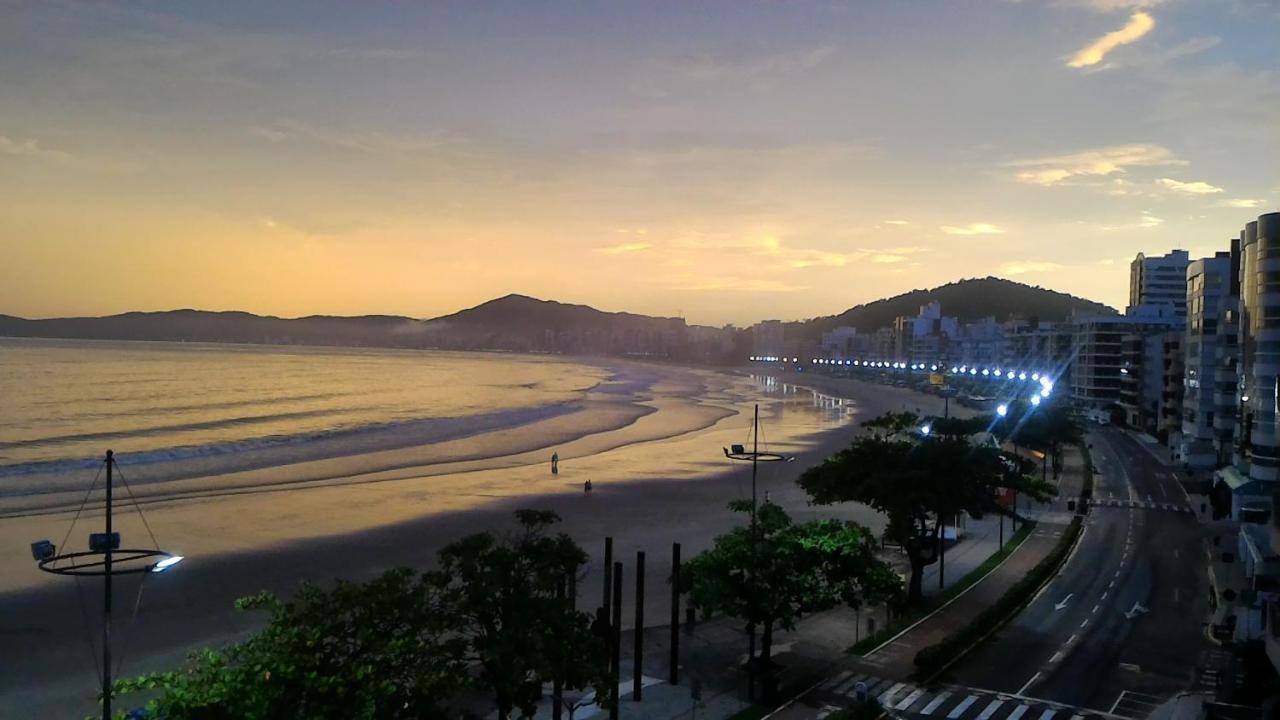 Apartamento De Cobertura Frente Para O Mar Itapema Exterior foto